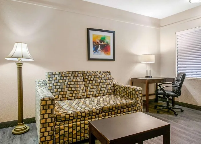 Quality Inn & Suites Jacksonville-Baymeadows